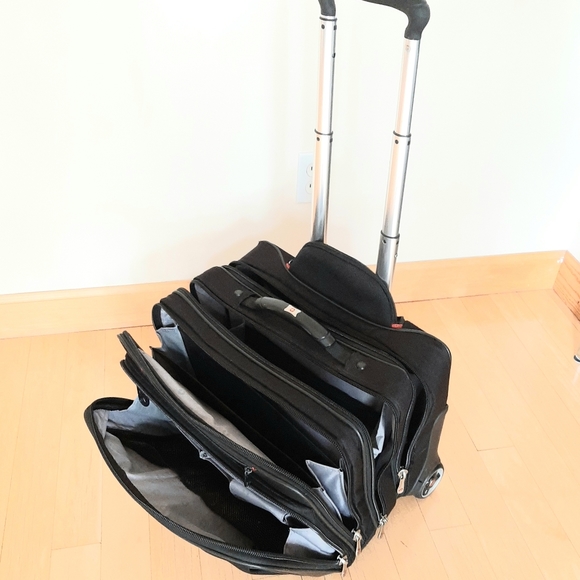 wenger rolling duffle bag